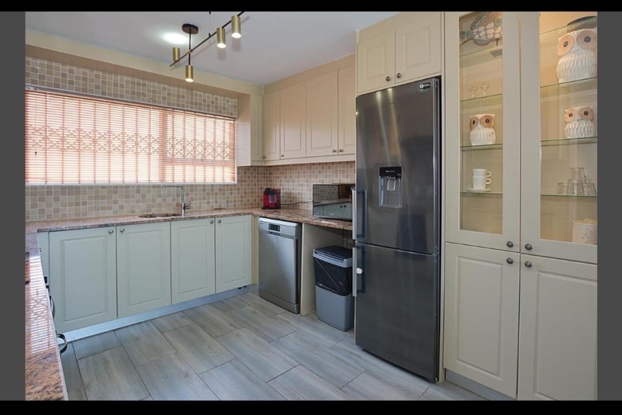 To Let 2 Bedroom Property for Rent in Beachfront Western Cape